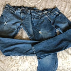 2 pair of Hollister Skinny jean
